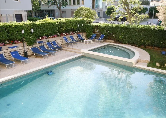 Murex Hotel 3*